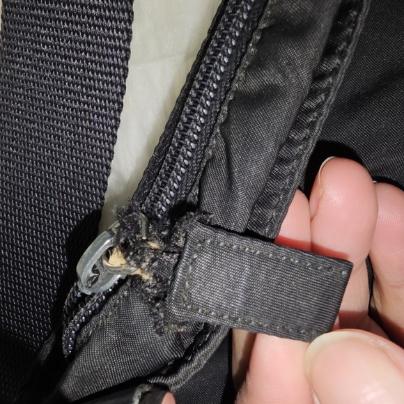 PRADA Vintage Black Tessuto Messenger Cross BodyBag - Picture 8 of 11